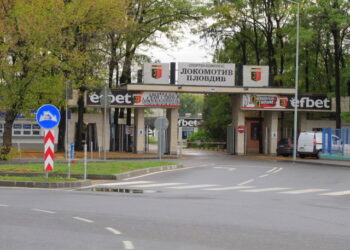 7 автобуса с променен маршрут, спират движението по три отсечки заради Локомотив – ЦСКА