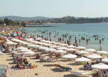 Лятото ще е горещо и по морето се надяват на силен сезон