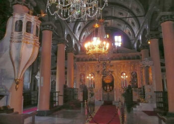 Мнение: Църквата затвори вратите си за най-бедните