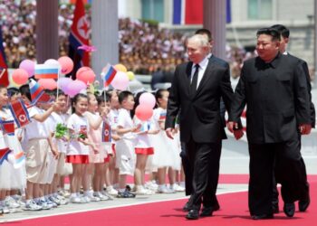 Вечна дружба на народите: Путин и Ким върнаха времената на СССР