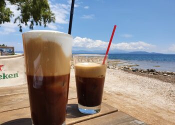 cafe plaj gyrcia