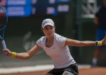 viktoria tomova parij
