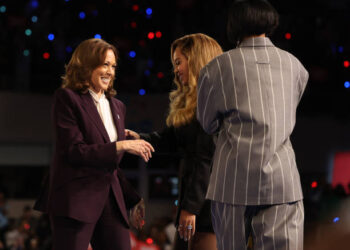 HOUSTON, TEXAS - OCTOBER 25: Democratic presidential candidate, U.S. Vice President Kamala Harris, (L) greets Beyoncé (R) during a campaign rally at Shell Energy Stadium on October 25, 2024 in Houston, Texas. Vice President Kamala Harris is campaigning in Texas holding a rally supporting reproductive rights with recording artists Beyoncé and Willie Nelson.  (Photo by Justin Sullivan/Getty Images)