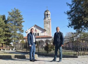 stoil dishev i dimityr ivanov pred hrama v manole2