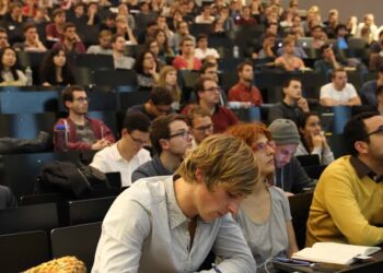 studenti v universiitet