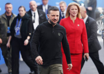 “Мир със сила” предложи Зеленски на европейските лидери в Будапеща
