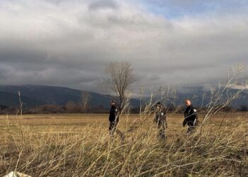 военни търсят изчезналия ники от конаре