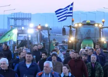 Извадиха тракторите: Протест на гръцки фермери блокира пътни възли край границата с България