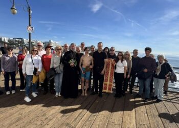 Ученик спаси кръста в Лос Анжелис