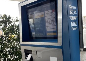 Свършиха опашките: БДЖ поставя автомати за билети