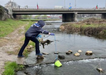 Бъдещи еколози извършиха мониторинг на качеството на водите на река Марица