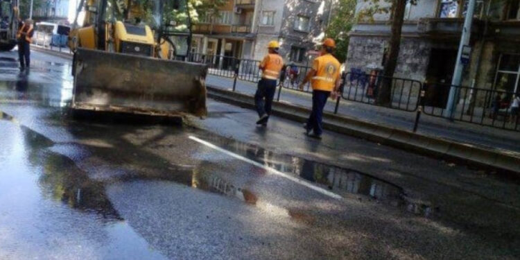 Заради ВиК ремонт: Частично е затворен ключов булевард в центъра на Пловдив, автобуси с променени маршрути