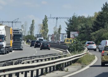 Внимание, шофьори! Полагат маркировка на АМ “Тракия” край Пловдив