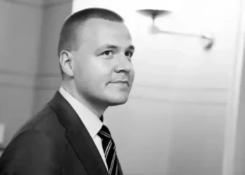 30-годишен депутат почина