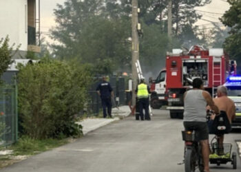 Пожари във Войводиново и Костиево изплашиха жители и вдигнаха на крак пожарната