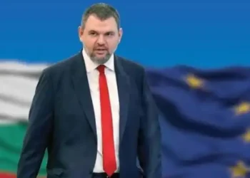 Демерджиев: Дружества, доставяли мантинели, са отклонявали пари за Пеевски