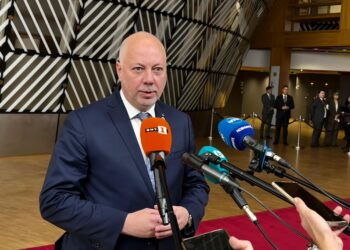 Росен Желязков: Няма опасност от криза с горивата след санкциите на САЩ върху “Лукойл”