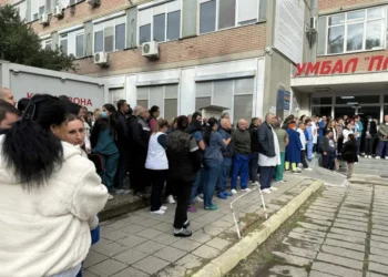 Мирен протест в УМБАЛ–Пловдив в защита на д-р Динчо Генев
