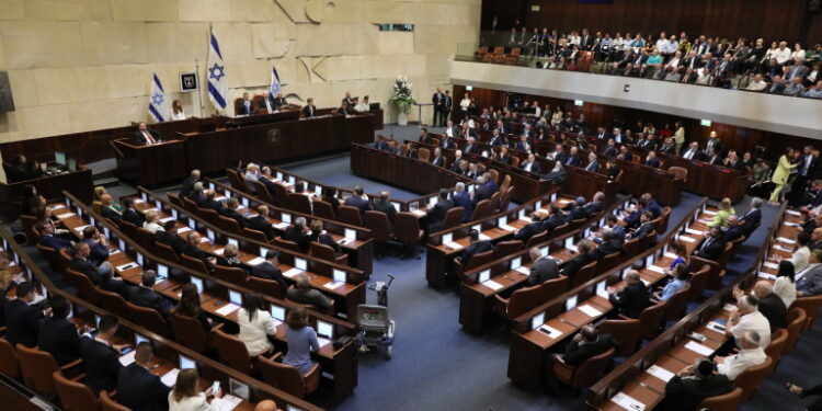 epa07538026 A general view of the session of the 21st Israeli parliament, the Knesset, in Jerusalem, 30 April 2019, as 120 lawmakers gather to attend the event. Benjamin Netanyahu's Likud party and Benny Gantz's Blue and White party won an almost equal amount of Knesset seats in the last Israeli general elections.  EPA/ABIR SULTAN