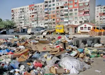 Роми се млатиха в “Столипиново”, после се обединиха срещу разтърваващите ги полицаи