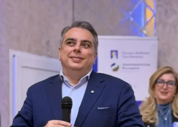 Асен Василев: Глобяват 1000 евро за чужда домашна ракия