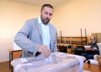 Лидерът на “Сияние” гласува за България без корупция