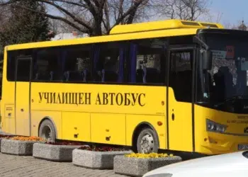 Министерството на финансите гарантира транспорт на ученици и междуселищни линии