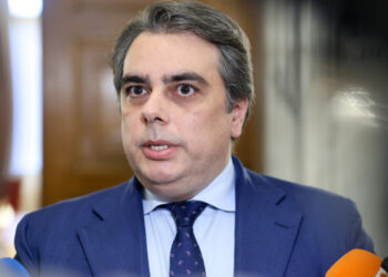 Асен Василев: „Скандално е, че новите пенсии ще са с 30 евро по-ниски“
