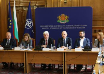 Министърът на отбраната: Проверяваме договори за над 100 милиона лева