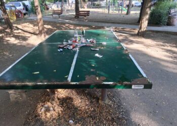 tenis masa jujen