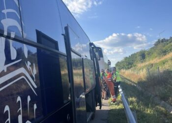 Извънредна ситуация на АМ “Тракия”: Полицията спаси деца от аварирал автобус