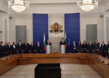 Кабинетът иска одобрение от парламента за разполагането на американски самолети и военнослужещи в авиобаза „Безмер“