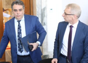 Над 32 000 подписа стигат до “Дондуков” 2: ПП иска вето върху бюджета
