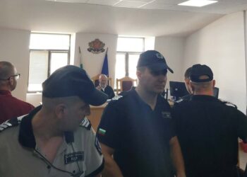 Пуснаха момчетата, обвинени за побоя над непалските граждани