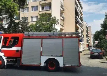 12 автомобила горяха в София за една нощ