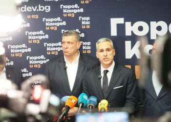 Гюров и Кандев сезираха ЦИК заради агитация на Радев през официалните канали на МС