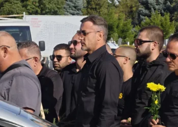 Хиляди изпратиха Илиян Филипов в последния му път