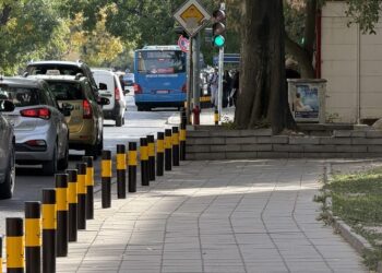 Обновяват антипаркинг стълбчетата в Пловдив